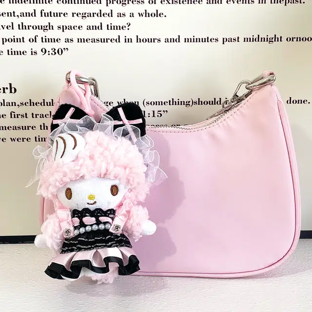 E-STRONG x Sanrio piano 13cm