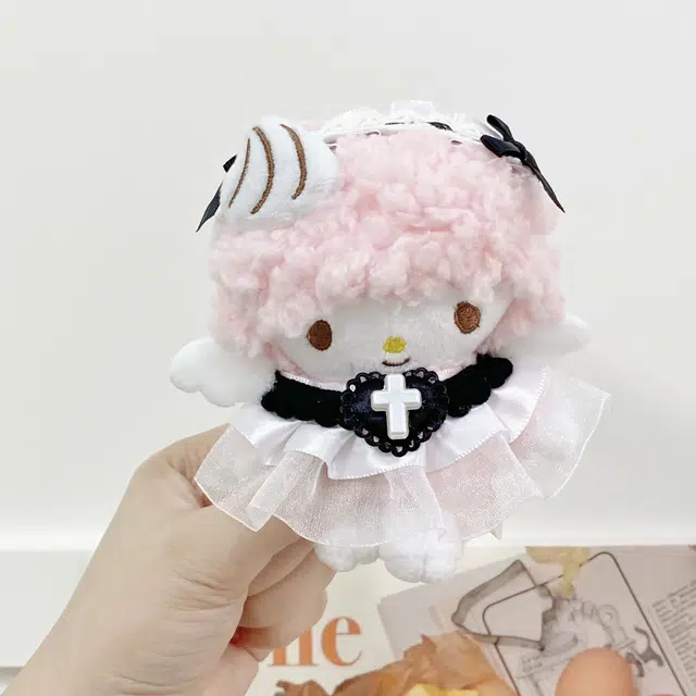 E-STRONG x Sanrio piano 13cm