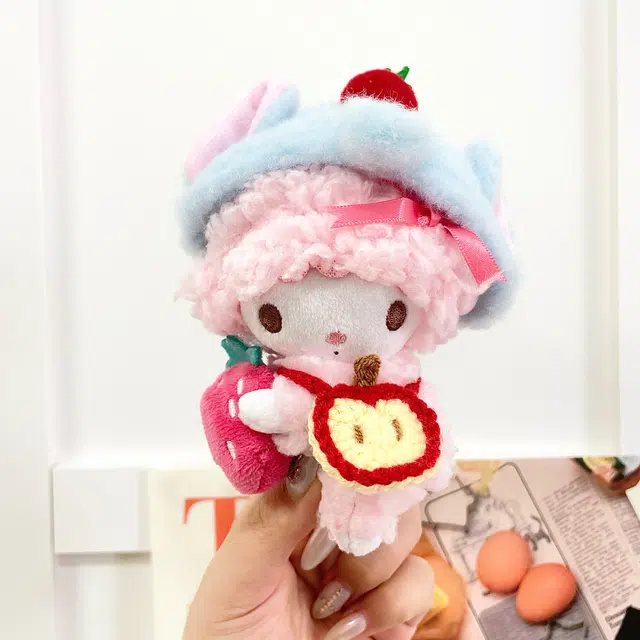 E-STRONG x Sanrio piano 13cm