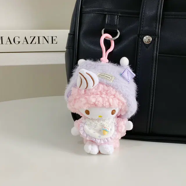 E-STRONG x Sanrio piano 13cm