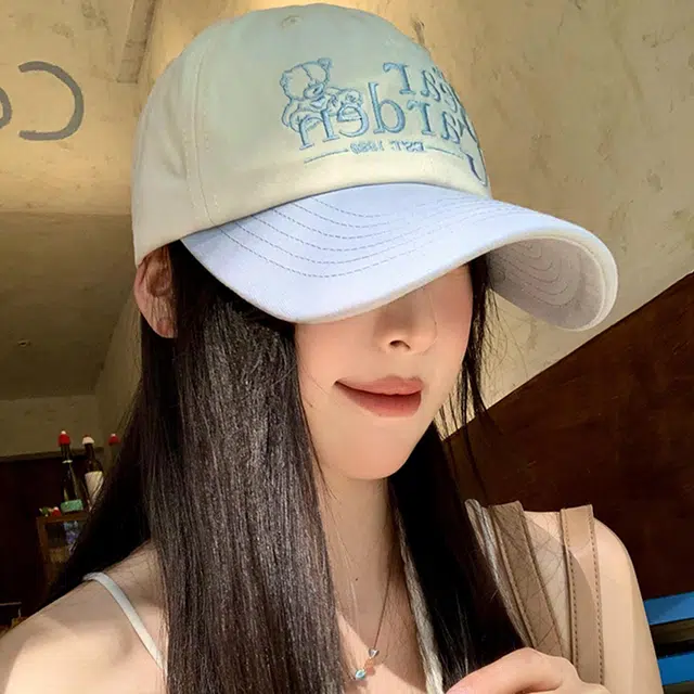 玄唐 春夏季可爱小熊字母刺绣学院风甜美软顶户外出游防晒遮阳休闲时尚百搭学生大头围显脸小 棉 鸭舌帽 男女同款情侣款