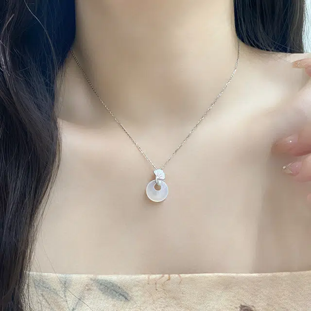 S925