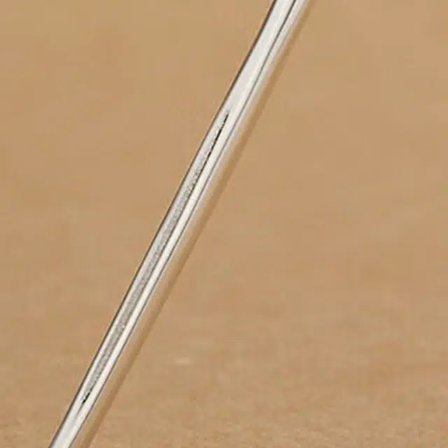 925