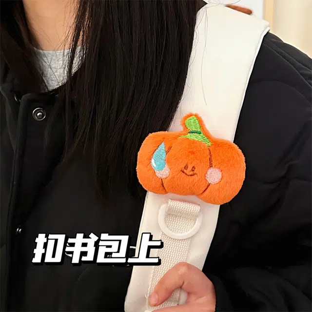 玄唐 搞怪百搭装饰公仔别针趣味 玉狐绒 挂件 男女同款情侣款