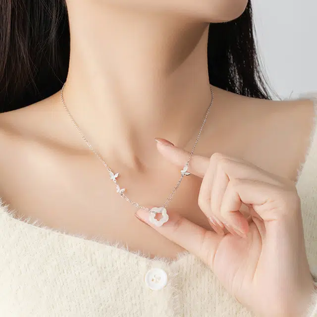 玄唐 简约蝴蝶小众轻奢梅花#好运 玉髓 项链 女款