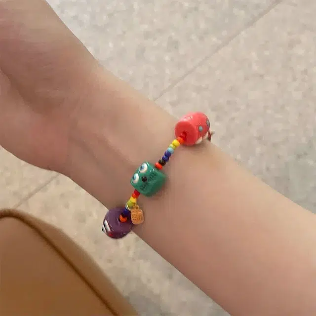 玄唐 彩色多巴胺轻奢高级感可爱小怪兽手饰夏季 树脂 手链 女款