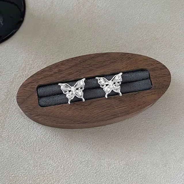 AWD