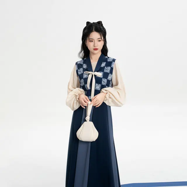 织造司 海盐奶冻 唐制玉兔灵芝纹改良翻领唐褙子圆领衫八破裙汉服 女款