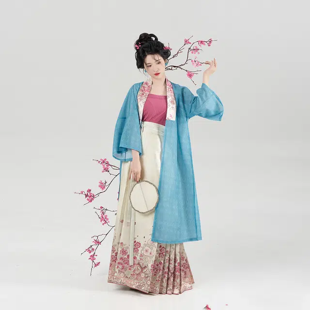 满晴波织造司原创明制汉服合领半壁吊带宋抹织金马面裙套装女夏季