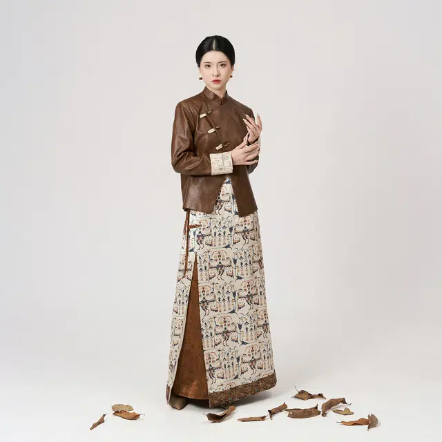 织造司 新中式正肩仿皮外套汉服 女款