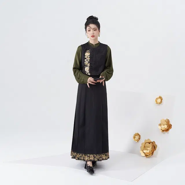 司年织造司原创明制汉服国风中式立领上衣妆花贴边马甲改良马面裙
