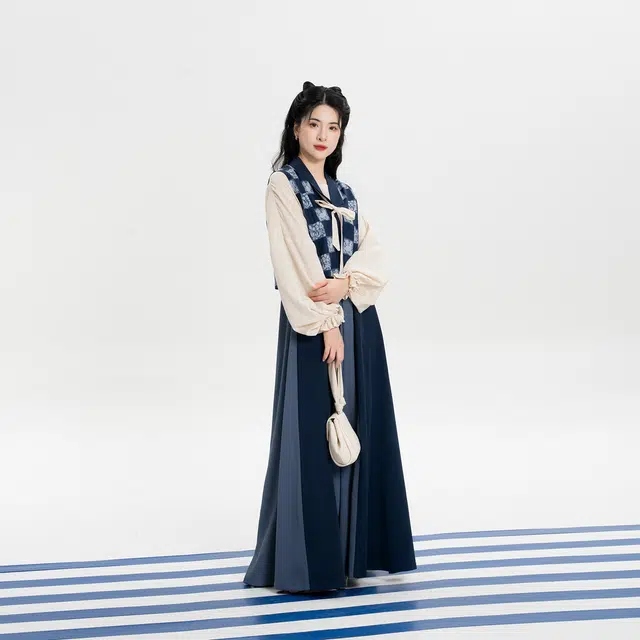 织造司 海盐奶冻 唐制玉兔灵芝纹改良翻领唐褙子圆领衫八破裙汉服 女款