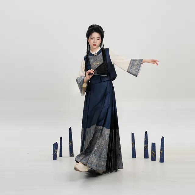 织造司 花青 侗族对鸟纹明制妆花马面裙汉服 女款