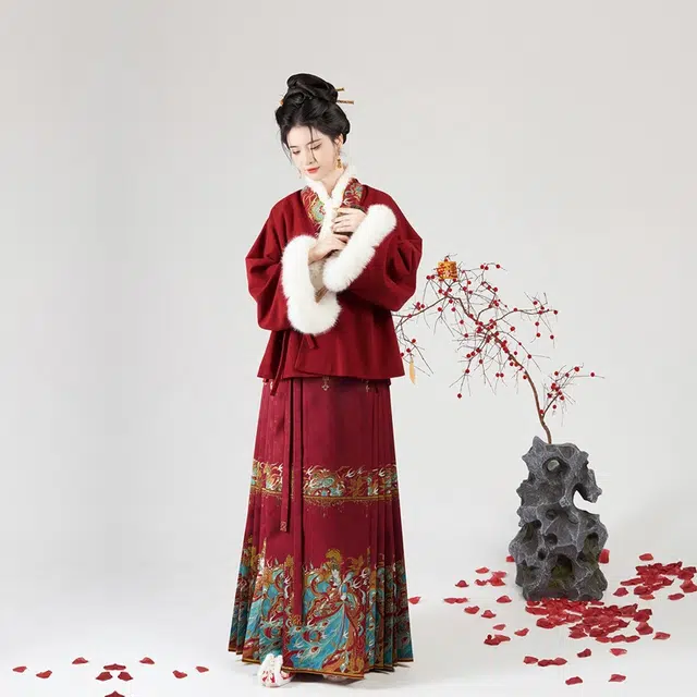 织造司 原创明制龙年拜年服斗篷刺绣对交穿马面裙秋冬套装汉服 女款