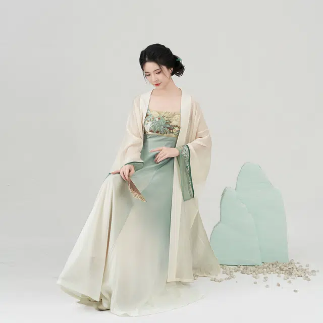 织造司 清透自然渐变水墨晕染刺绣新中式连衣裙汉服 女款