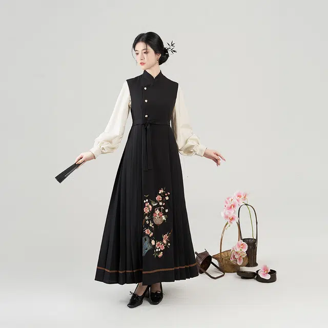 织造司 新中式盘扣连衣裙高级感气质长袖套装裙汉元素内搭圆领衫国风改良无袖马面连衣裙汉服 女款