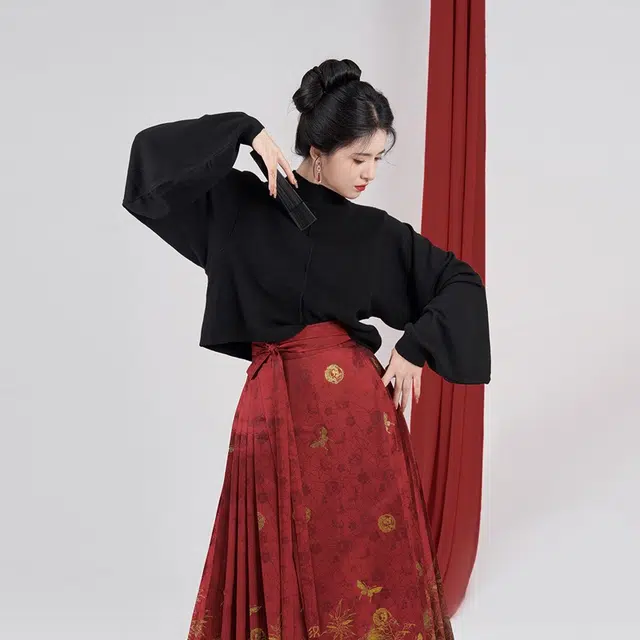 织造司 金桃玉 原创明制汉服针织改良飞机袖高领打底衫织金马面裙 女款