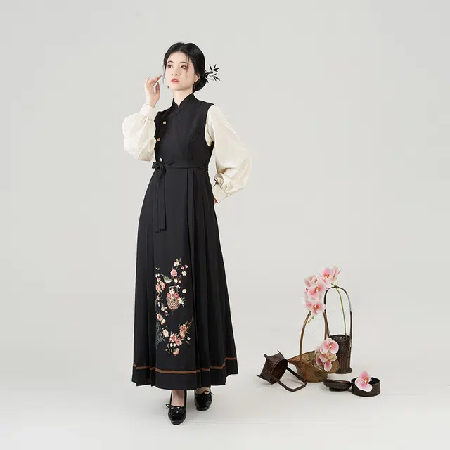 织造司 新中式盘扣连衣裙高级感气质长袖套装裙汉元素内搭圆领衫国风改良无袖马面连衣裙汉服 女款