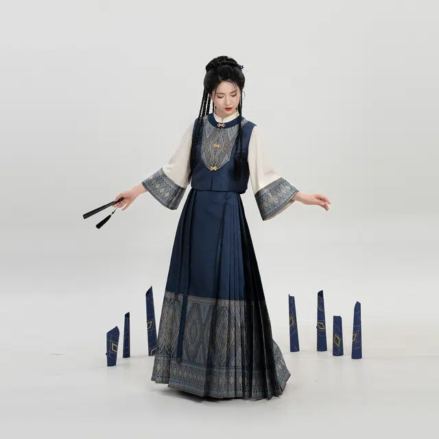 织造司 花青 侗族对鸟纹明制妆花马面裙汉服 女款