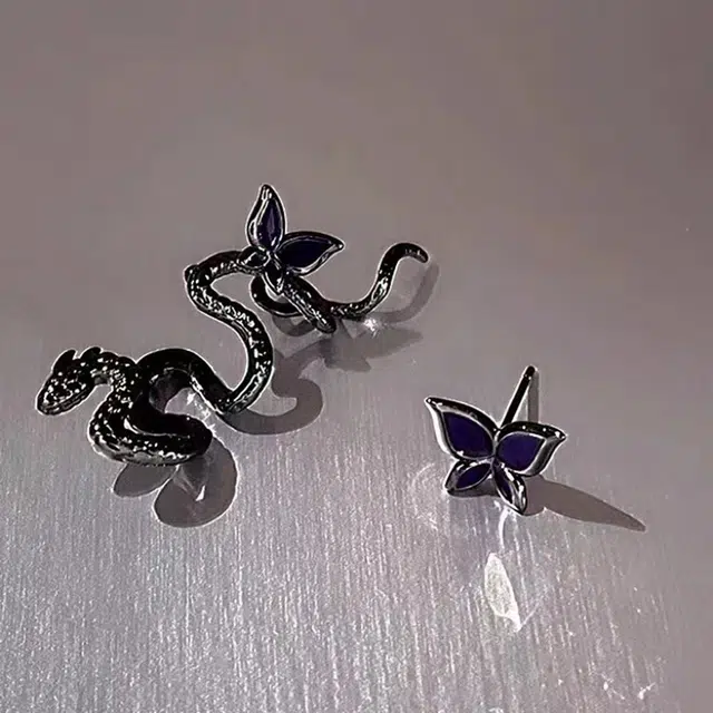 暗黑风蝴蝶灵蛇个性酷潮小众设计通勤百搭耳骨夹 优质合金饰品 时尚耳钉 女款