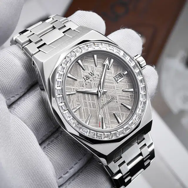 IW CARNIVAL HWGUOJI 858G