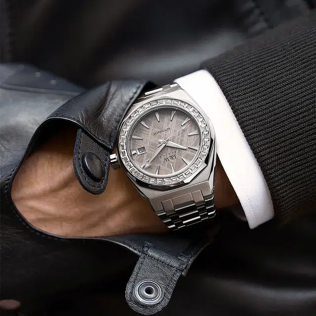 IW CARNIVAL HWGUOJI 858G