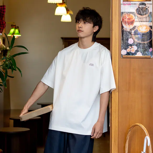 URBAN STANDARD T