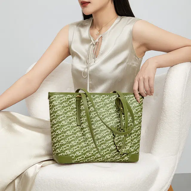 CNOLES PVC Tote