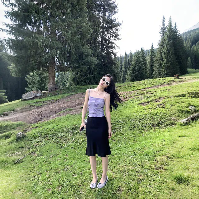 潞优野 蝴蝶印花细吊带女夏外穿收腰显瘦短款无袖上衣背心 女款