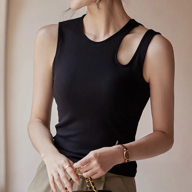 潞优野 带胸垫一体短款不对称挂脖吊带女夏季时尚外穿百搭背心 女款