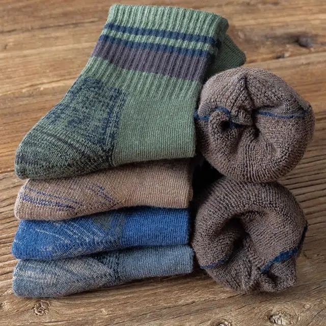 潞优野 百搭条纹撞色吸汗防臭保暖长筒加厚加绒毛巾底中筒袜 男款