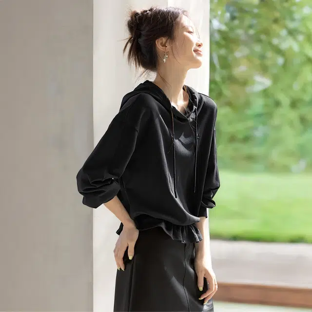 潞优野 复古学院派爱心亮片刺绣花边收腰连帽卫衣 女款