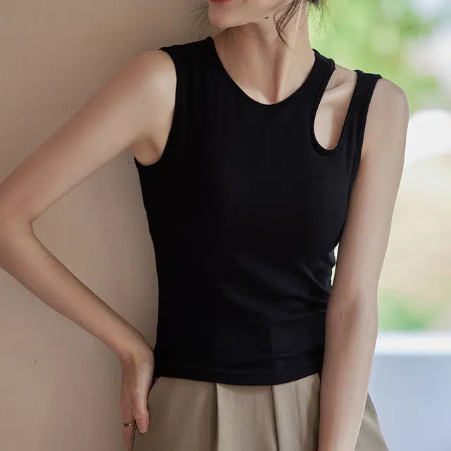 潞优野 带胸垫一体短款不对称挂脖吊带女夏季时尚外穿百搭背心 女款