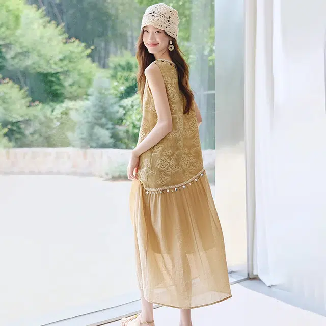 潞优野 度假风格重工刺绣背心气质无袖连衣裙 女款