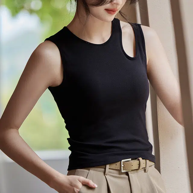 潞优野 带胸垫一体短款不对称挂脖吊带女夏季时尚外穿百搭背心 女款