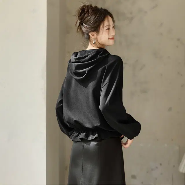 潞优野 复古学院派爱心亮片刺绣花边收腰连帽卫衣 女款