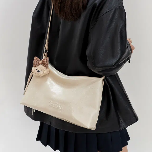 TOUTOU Retro Dog Pendant Shoulder Bag Chocolate Cream