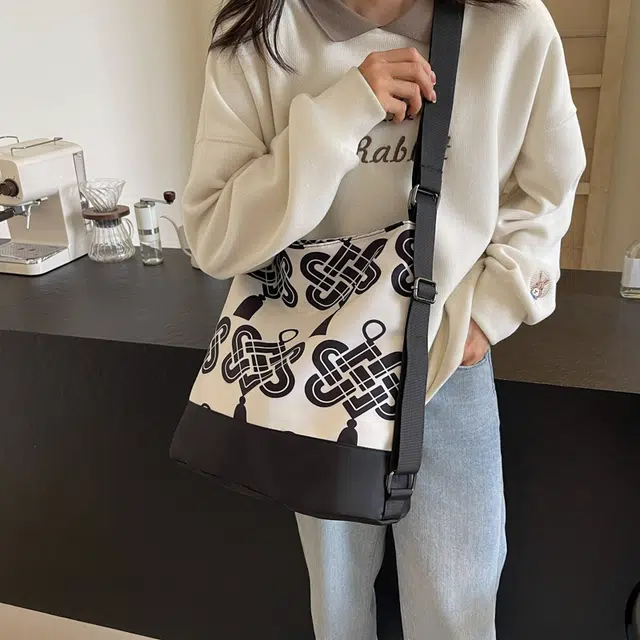 雅鹿 通勤百搭休闲多功能 尼龙 单肩包 女款 中国结/龙/花朵/马
