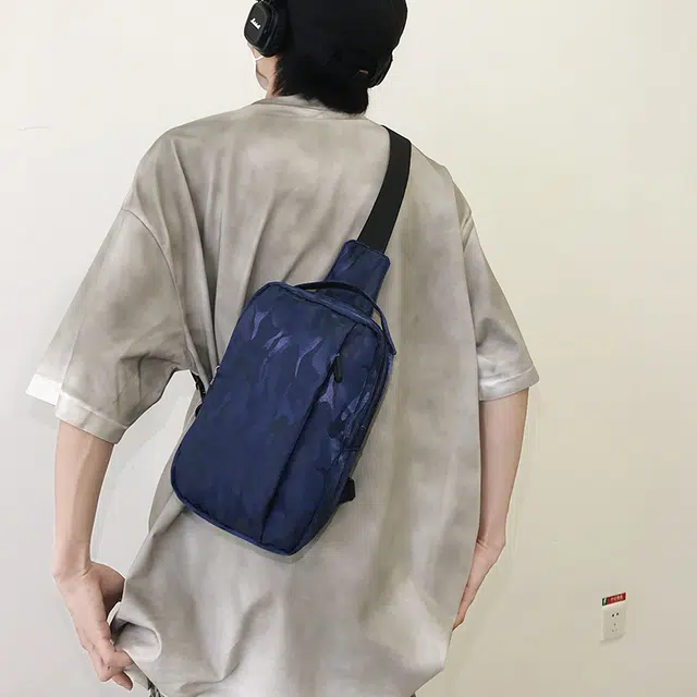 雅鹿 时尚斜挎单肩轻便休闲马鞍包 尼龙 胸包 男款 黑色/灰色/蓝色