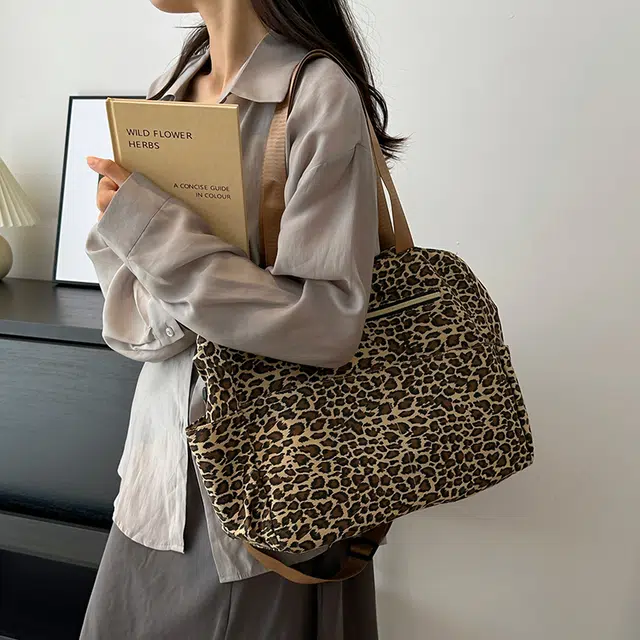 雅鹿 时尚小众 尼龙 单肩包 常规 女款 豹纹