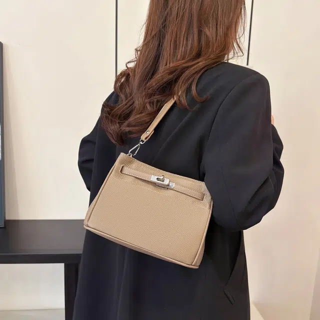 雅鹿 锁扣闭合设计经典大气 牛皮 单肩包 女款 多色