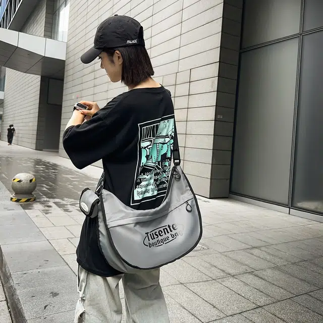 雅鹿 主袋和前拉链副袋拉链顺滑有零钱包 尼龙 斜挎包 男女同款情侣款 灰色/黑色/绿色