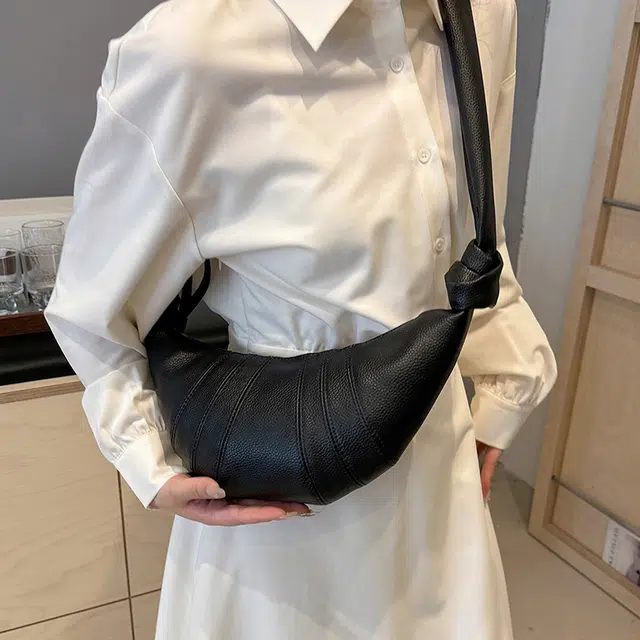 雅鹿 拉链闭合设计小众时尚牛角包 头层牛皮 简约休闲旅行斜挎包 常规 女款 多色