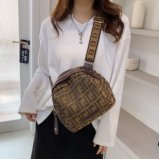 雅鹿 时尚百搭 拉链闭合设计 帆布 帆布包单肩包 女款 咖啡色