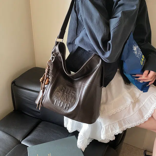 雅鹿 拉链闭合设计 大容量休闲百搭韩版水桶包 上班通勤托特包单肩包 常规 女款 多色