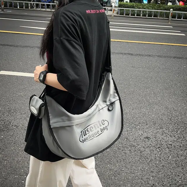 雅鹿 主袋和前拉链副袋拉链顺滑有零钱包 尼龙 斜挎包 男女同款情侣款 灰色/黑色/绿色