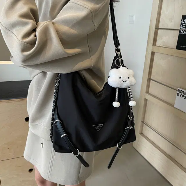 雅鹿 时尚休闲百搭包包 尼龙布 单肩包 女款 黑色
