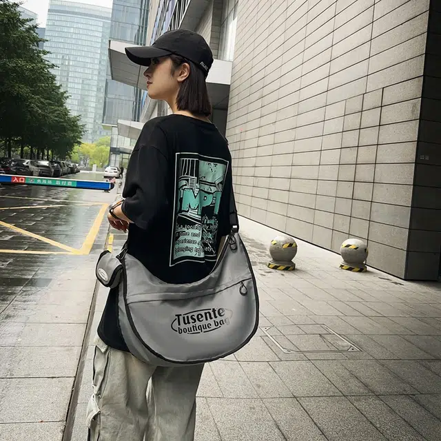 雅鹿 主袋和前拉链副袋拉链顺滑有零钱包 尼龙 斜挎包 男女同款情侣款 灰色/黑色/绿色