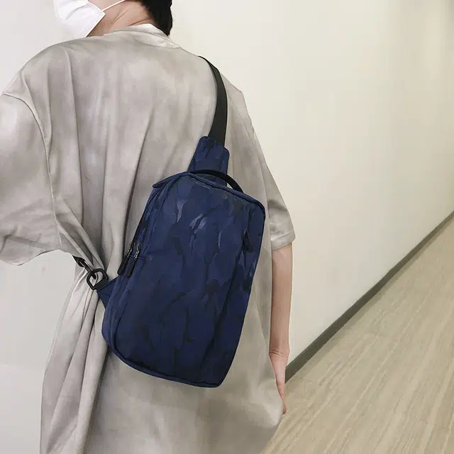 雅鹿 时尚斜挎单肩轻便休闲马鞍包 尼龙 胸包 男款 黑色/灰色/蓝色