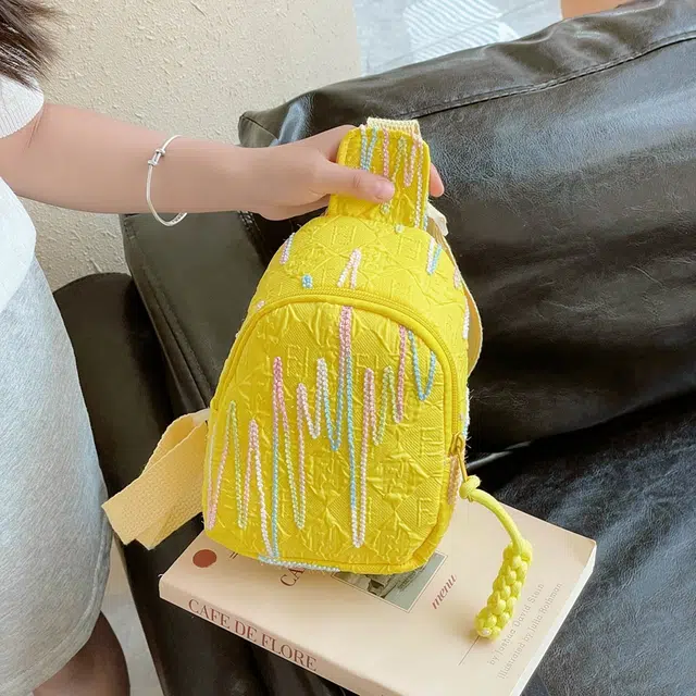 雅鹿 大容量的拉链主袋可单肩 尼龙 斜挎包 儿童款 黄色/米白色/粉色/紫色